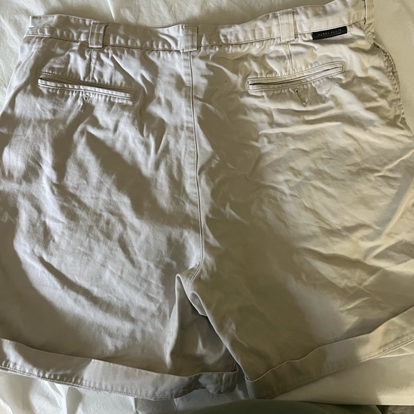 🔥5/$10🔥 EUC PERRY ELLIS men’s khaki shorts - Picture 2 of 4